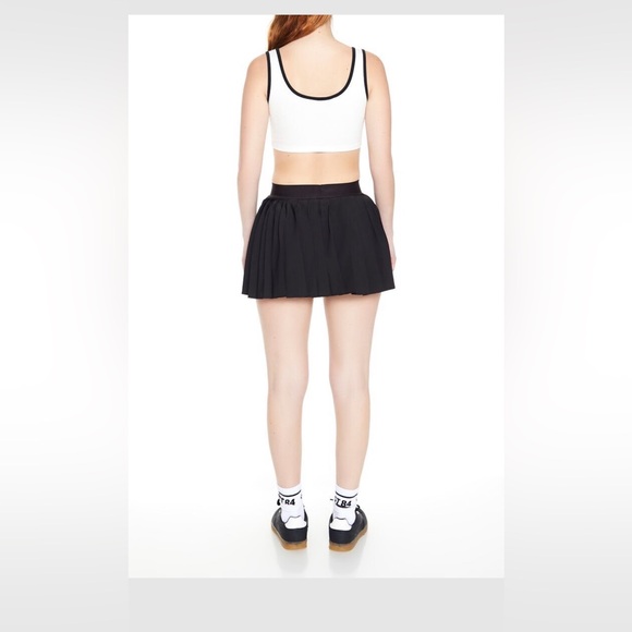 Black Pleated Mini Skirt with shorts inside - Picture 9 of 10